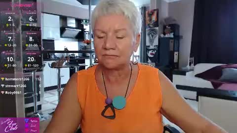 Snapshot of roxana_brooks chatting on 06/18/26, 01:26 Roxana online show from 06/18/26, 01:26