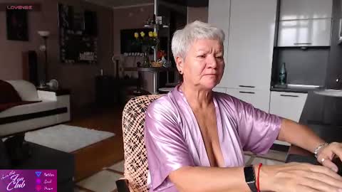 Snapshot of roxana_brooks chatting on 06/27/26, 09:58 Roxana online show from 06/27/26, 09:58