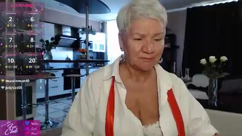 Snapshot of roxana_brooks chatting on 07/17/26, 03:18 Roxana online show from 07/17/26, 03:18