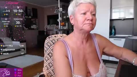 Snapshot of roxana_brooks chatting on 07/18/26, 06:23 Roxana online show from 07/18/26, 06:23