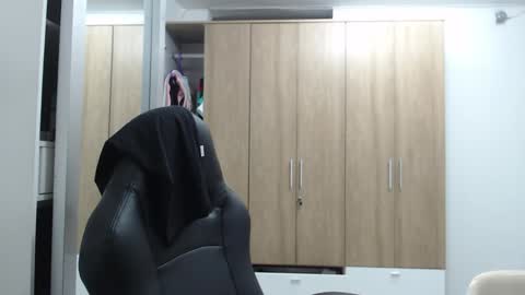 Snapshot of roxanalove7 chatting on 12/20/24, 02:08 Roxana online show from 12/20/24, 02:08