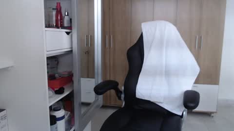 Snapshot of roxanalove7 chatting on 01/06/25, 07:56 Roxana online show from 01/06/25, 07:56