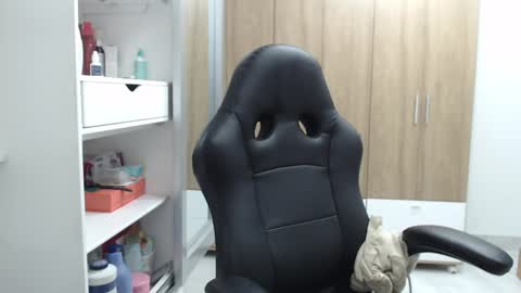 Snapshot of roxanalove7 chatting on 01/19/25, 11:32 Roxana online show from 01/19/25, 11:32