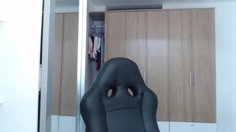 Snapshot of roxanalove7 chatting on 01/21/25, 06:23 Roxana online show from 01/21/25, 06:23