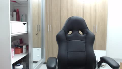 Snapshot of roxanalove7 chatting on 02/07/25, 12:20 Roxana online show from 02/07/25, 12:20