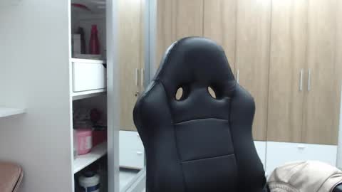 Snapshot of roxanalove7 chatting on 02/14/25, 12:19 Roxana online show from 02/14/25, 12:19