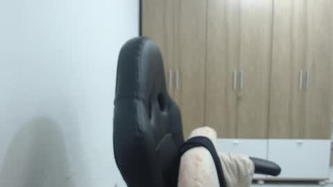 Snapshot of roxanalove7 chatting on 10/02/25, 01:01 Roxana online show from 10/02/25, 01:01