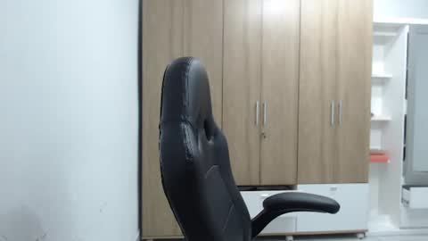 Snapshot of roxanalove7 chatting on 06/17/26, 02:03 Roxana online show from 06/17/26, 02:03