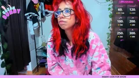 Snapshot of roxanbunny chatting on 12/17/24, 11:28 roxxy online show from 12/17/24, 11:28