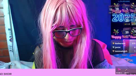 Snapshot of roxanbunny chatting on 01/04/25, 07:55 roxxy online show from 01/04/25, 07:55