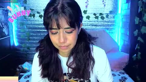 Snapshot of roxanbunny chatting on 03/26/26, 04:07 roxxy online show from 03/26/26, 04:07