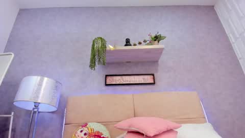 Snapshot of roxanebrown chatting on 05/19/26, 01:56 roxanebrown online show from 05/19/26, 01:56