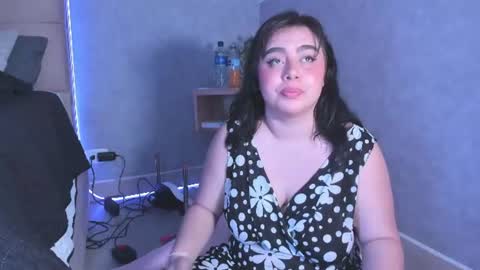 Snapshot of roxanebrown chatting on 07/21/26, 07:38 roxanebrown online show from 07/21/26, 07:38