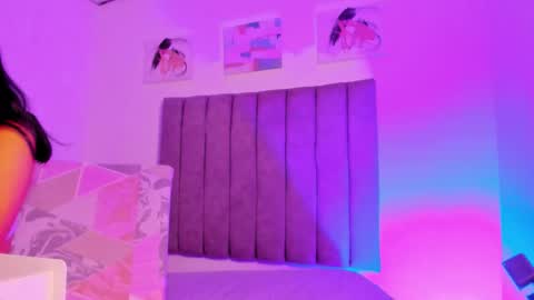 Snapshot of roxanedewalle chatting on 01/11/26, 01:16 Roxane online show from 01/11/26, 01:16