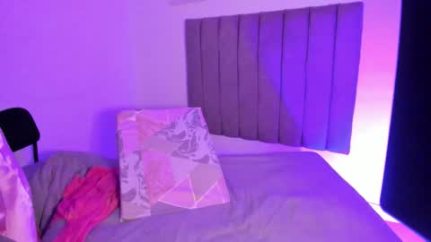 Snapshot of roxanedewalle chatting on 01/12/26, 01:22 Roxane online show from 01/12/26, 01:22