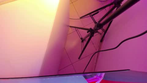 Snapshot of roxanedewalle chatting on 02/02/26, 07:07 Roxane online show from 02/02/26, 07:07