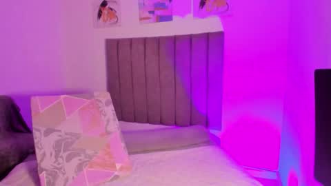 Snapshot of roxanedewalle chatting on 02/03/26, 08:41 Roxane online show from 02/03/26, 08:41