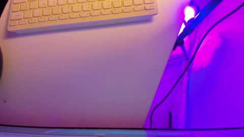 Snapshot of roxanedewalle chatting on 02/27/26, 08:03 Roxane online show from 02/27/26, 08:03