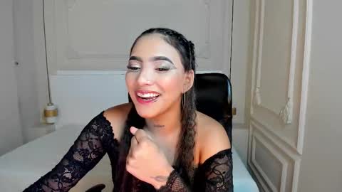 roxanerichie  online show from 11/25/25, 07:58