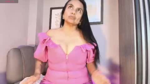 Snapshot of roxanna_moore2 chatting on 06/18/26, 03:07 Roxanna online show from 06/18/26, 03:07