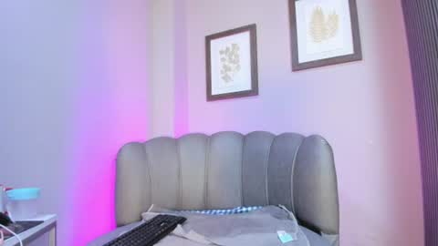 Snapshot of roxanna_moore2 chatting on 06/29/26, 10:15 Roxanna online show from 06/29/26, 10:15