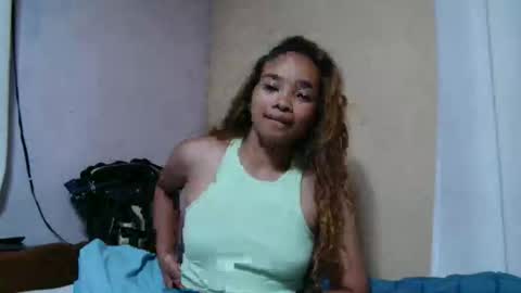 roxanne_98 online show from 09/20/25, 05:03
