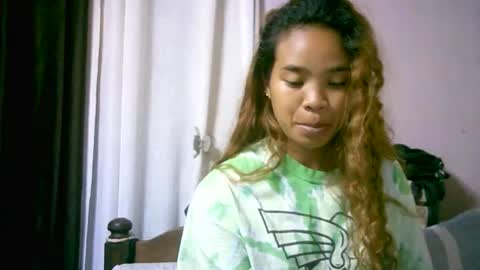 Snapshot of roxanne_98 chatting on 10/27/25, 11:31 roxanne_98 online show from 10/27/25, 11:31