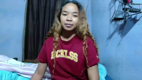 Snapshot of roxanne_98 chatting on 07/10/26, 03:22 roxanne_98 online show from 07/10/26, 03:22