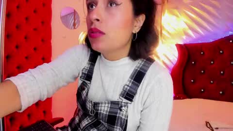roxanne_han online show from 05/17/26, 02:53