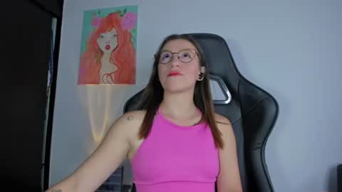 Snapshot of roxanne_jones1 chatting on 07/10/26, 11:07 roxanne online show from 07/10/26, 11:07