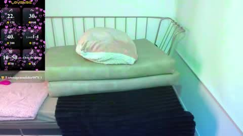Snapshot of roxanne_vale chatting on 04/29/26, 05:30 Roxanne online show from 04/29/26, 05:30