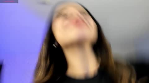 Roxanne Hill  online show from 11/23/25, 05:57