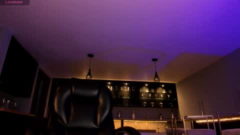 Roxanne Hill  online show from 12/20/25, 10:55