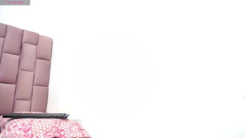 Snapshot of roxannehott chatting on 03/12/26, 06:36 ross brown online show from 03/12/26, 06:36