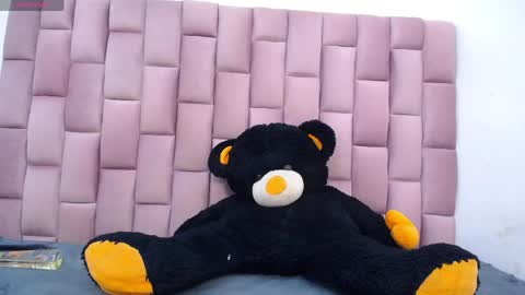 Snapshot of roxannehott chatting on 04/08/26, 08:09 ross brown online show from 04/08/26, 08:09