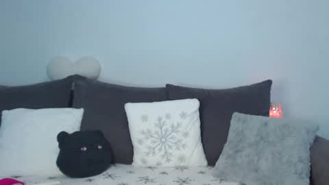 roxanneliss online show from 12/18/25, 02:45