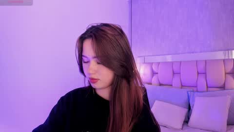 Roxie  online show from 02/15/25, 01:53