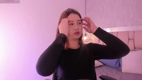 Roxie  online show from 02/18/25, 07:30