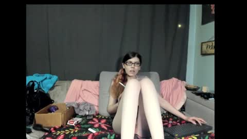 roxihazeleyes online show from 02/03/25, 12:47