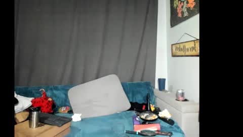 roxihazeleyes online show from 01/05/26, 05:27