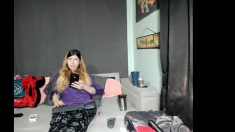 roxihazeleyes online show from 02/08/26, 04:54