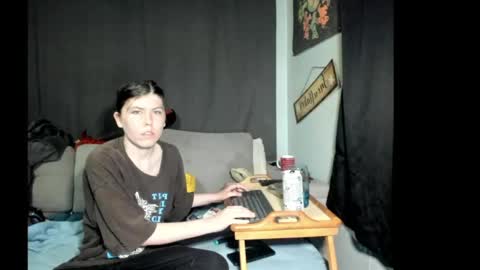 Snapshot of roxihazeleyes chatting on 05/07/26, 09:47 roxihazeleyes online show from 05/07/26, 09:47