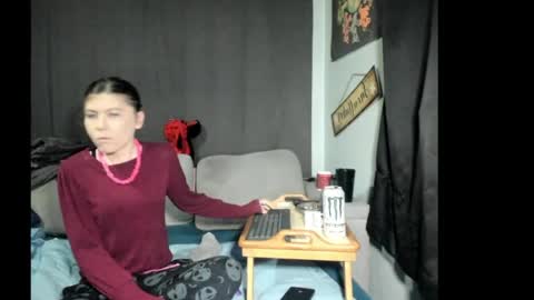 Snapshot of roxihazeleyes chatting on 05/11/26, 12:38 roxihazeleyes online show from 05/11/26, 12:38