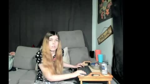 Snapshot of roxihazeleyes chatting on 05/21/26, 01:23 roxihazeleyes online show from 05/21/26, 01:23