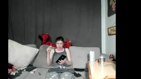 Snapshot of roxihazeleyes chatting on 06/10/26, 10:03 roxihazeleyes online show from 06/10/26, 10:03