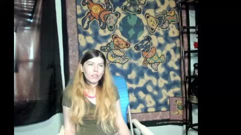 Snapshot of roxihazeleyes chatting on 06/14/26, 10:23 roxihazeleyes online show from 06/14/26, 10:23