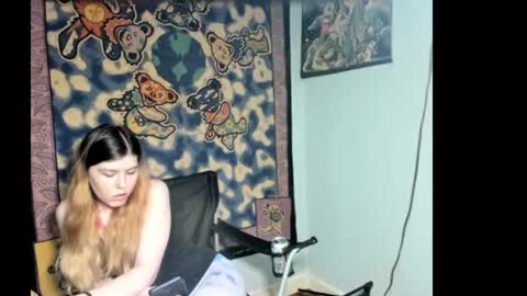 Snapshot of roxihazeleyes chatting on 07/02/26, 12:32 roxihazeleyes online show from 07/02/26, 12:32