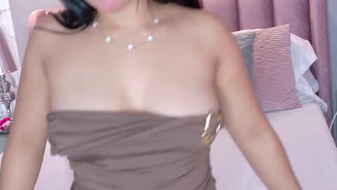 Snapshot of roxiplace chatting on 05/31/26, 01:40 Roxi online show from 05/31/26, 01:40