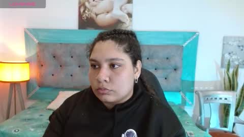 Snapshot of roxx_iie chatting on 10/04/25, 03:04 roxiie online show from 10/04/25, 03:04