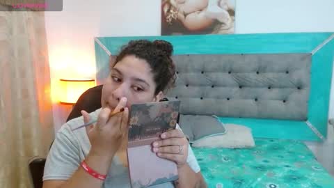 Snapshot of roxx_iie chatting on 10/06/25, 02:42 roxiie online show from 10/06/25, 02:42